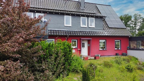 Apartment with large garden (Hönigblick house)