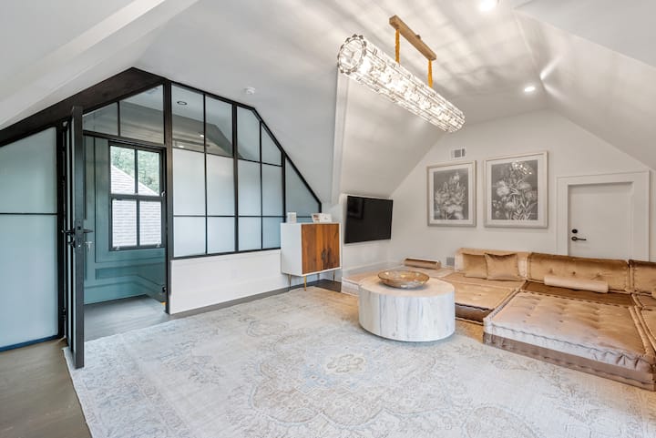 Spa və Qonaq Otağı! Buz Dalğası, Buxar Otağı, Sauna, divan təmin edilmiş döşək üstü ilə rahat çarpayıya çevrilir:)