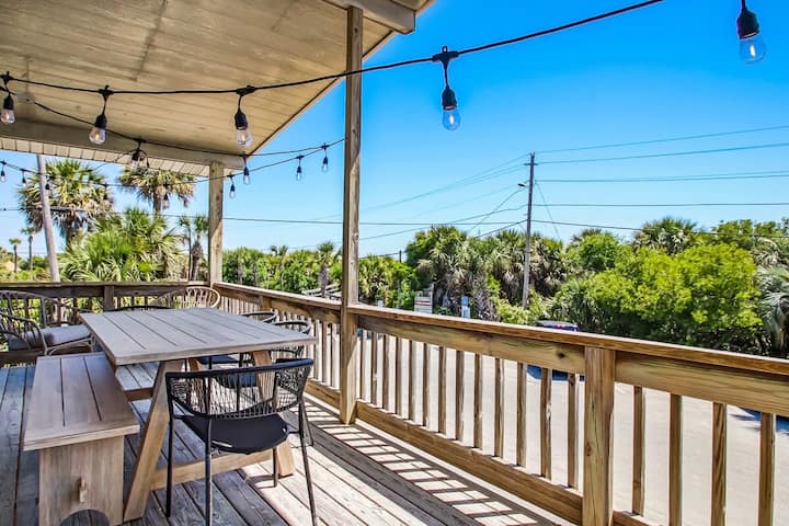 2 Private Units & Patios Near Beach Path Access - Tybee Island, GA