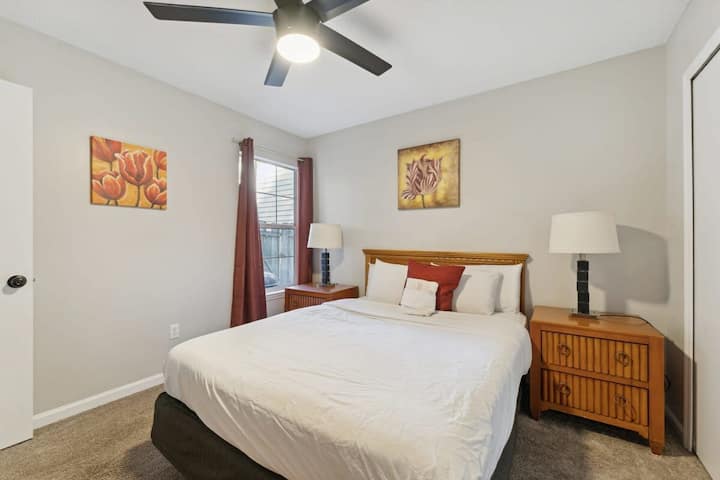 Comfortable bedroom with a queen-size bed.