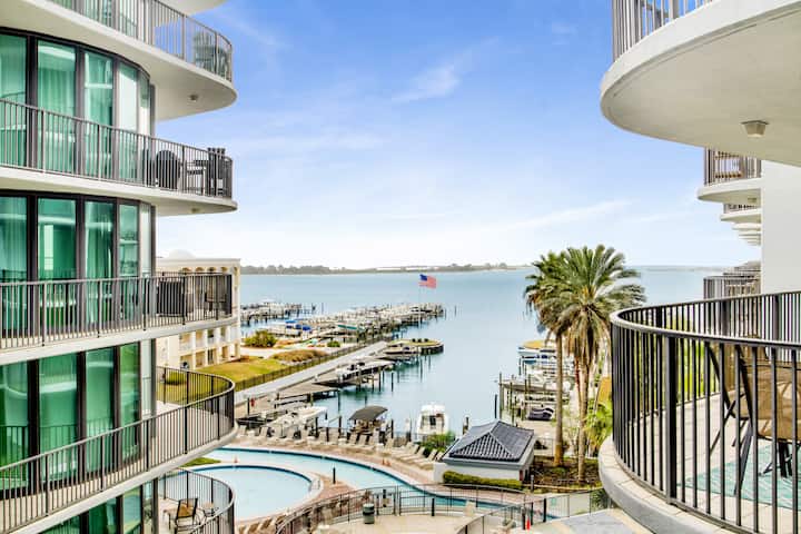 Pet Friendly Condo With Great View Of The Bay! - Orange Beach, AL