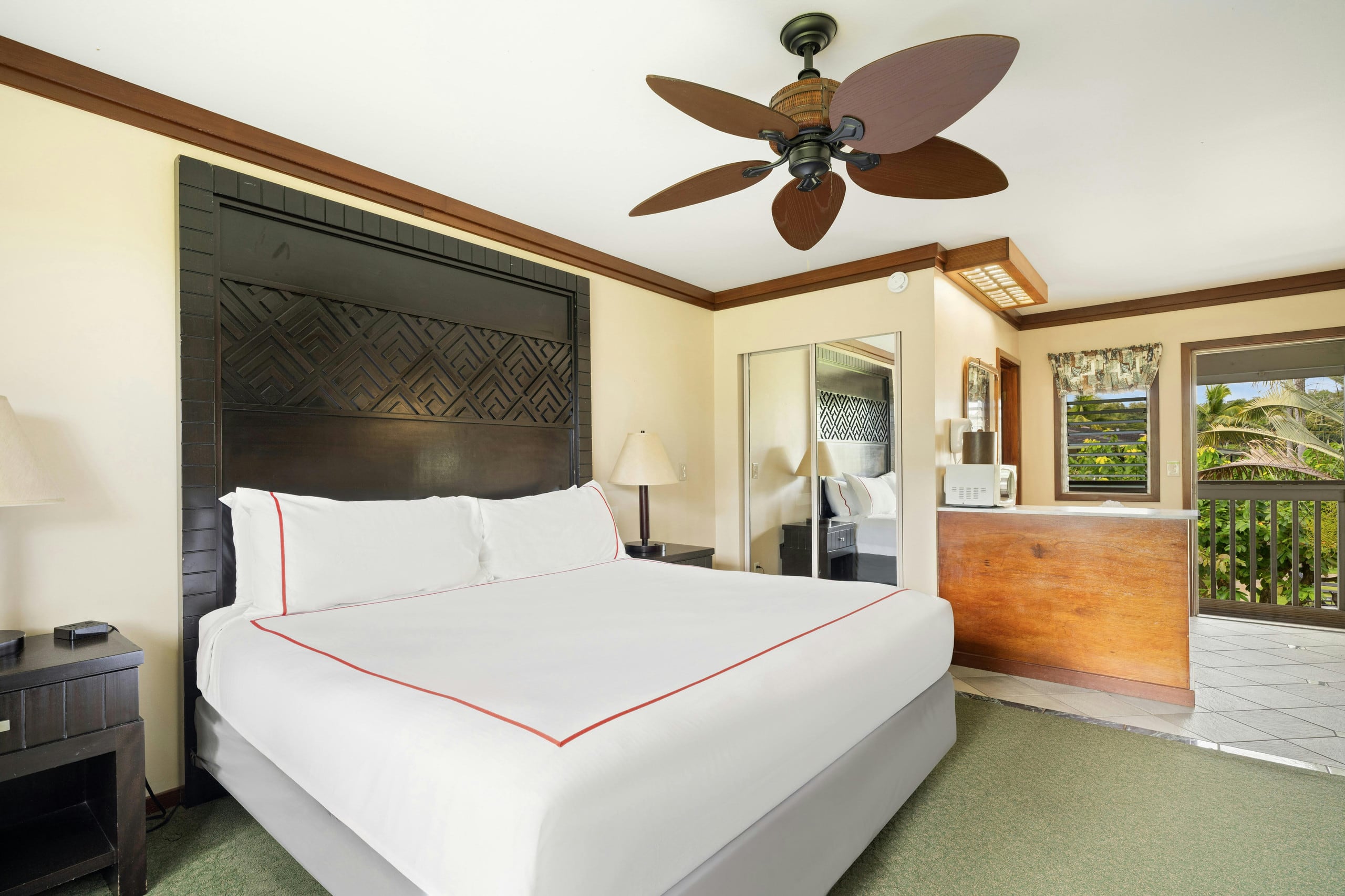 Kauai Inn, Deluxe king mountain view - Image 3
