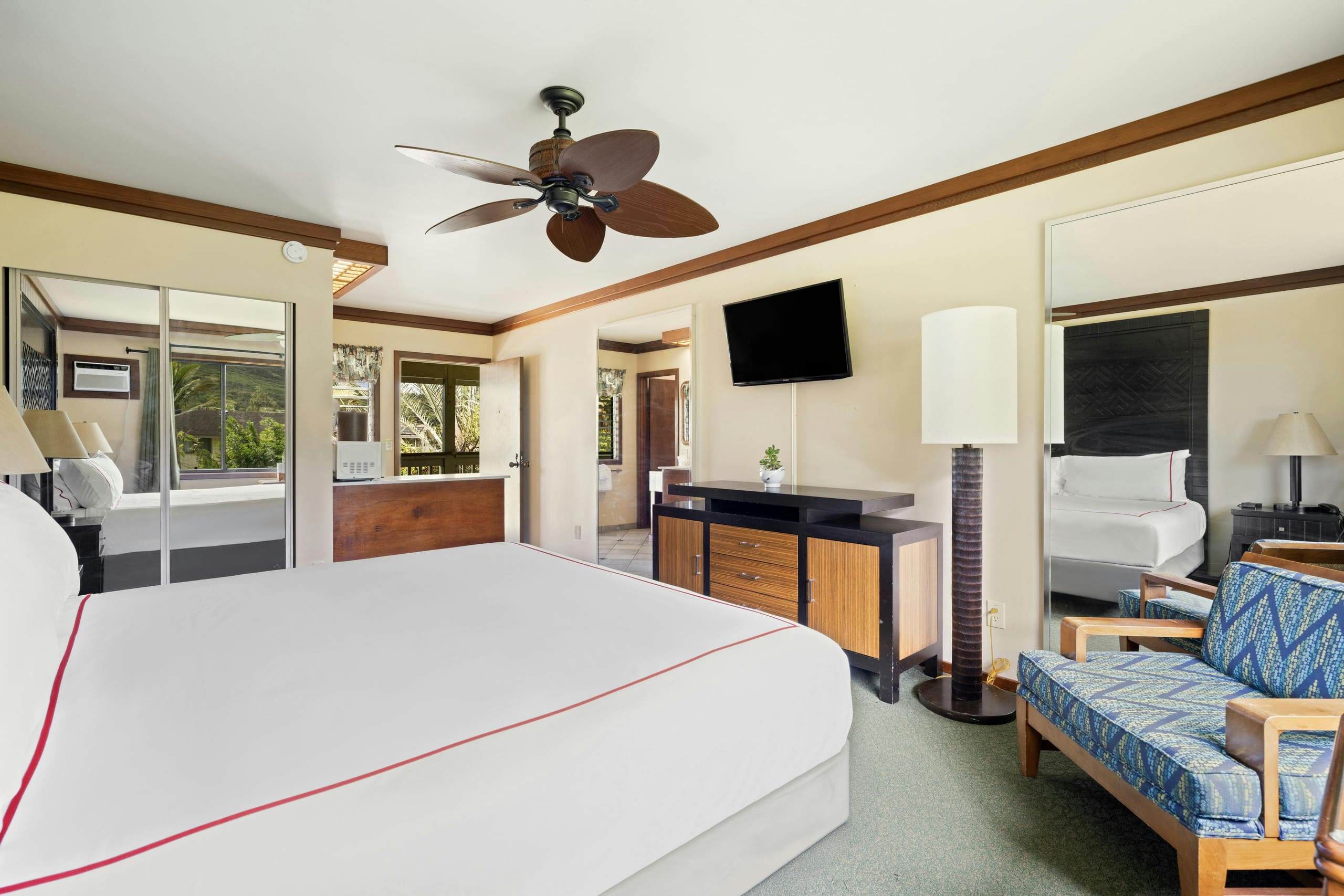 Kauai Inn, Deluxe king mountain view - Image 5