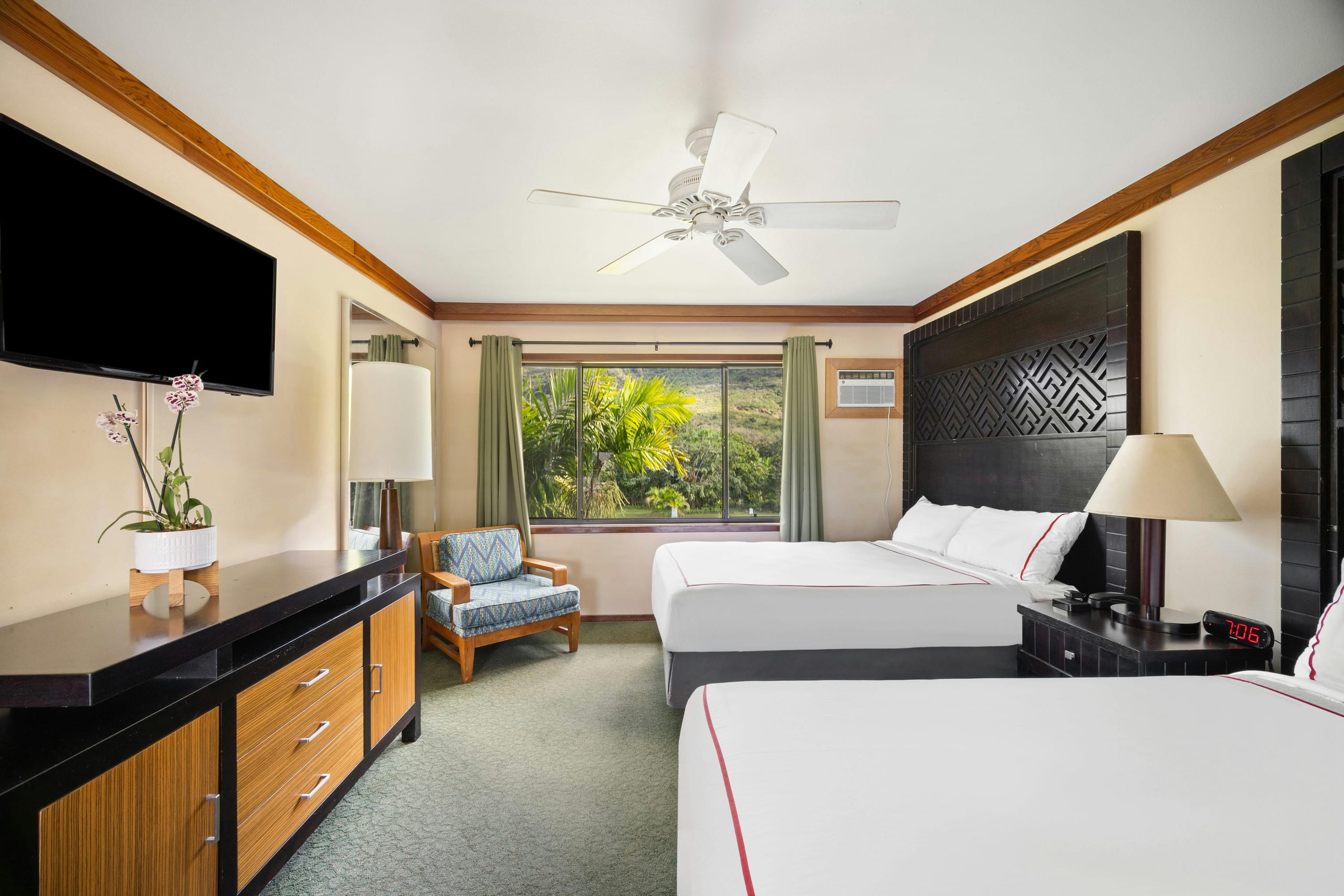 Kauai Inn, Two queen - Image 3