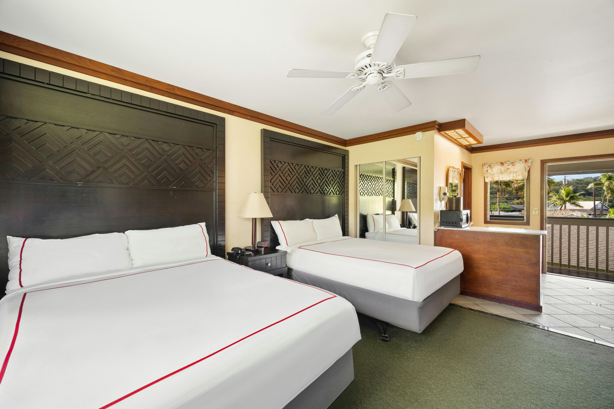 Kauai Inn, Two queen - Image 4
