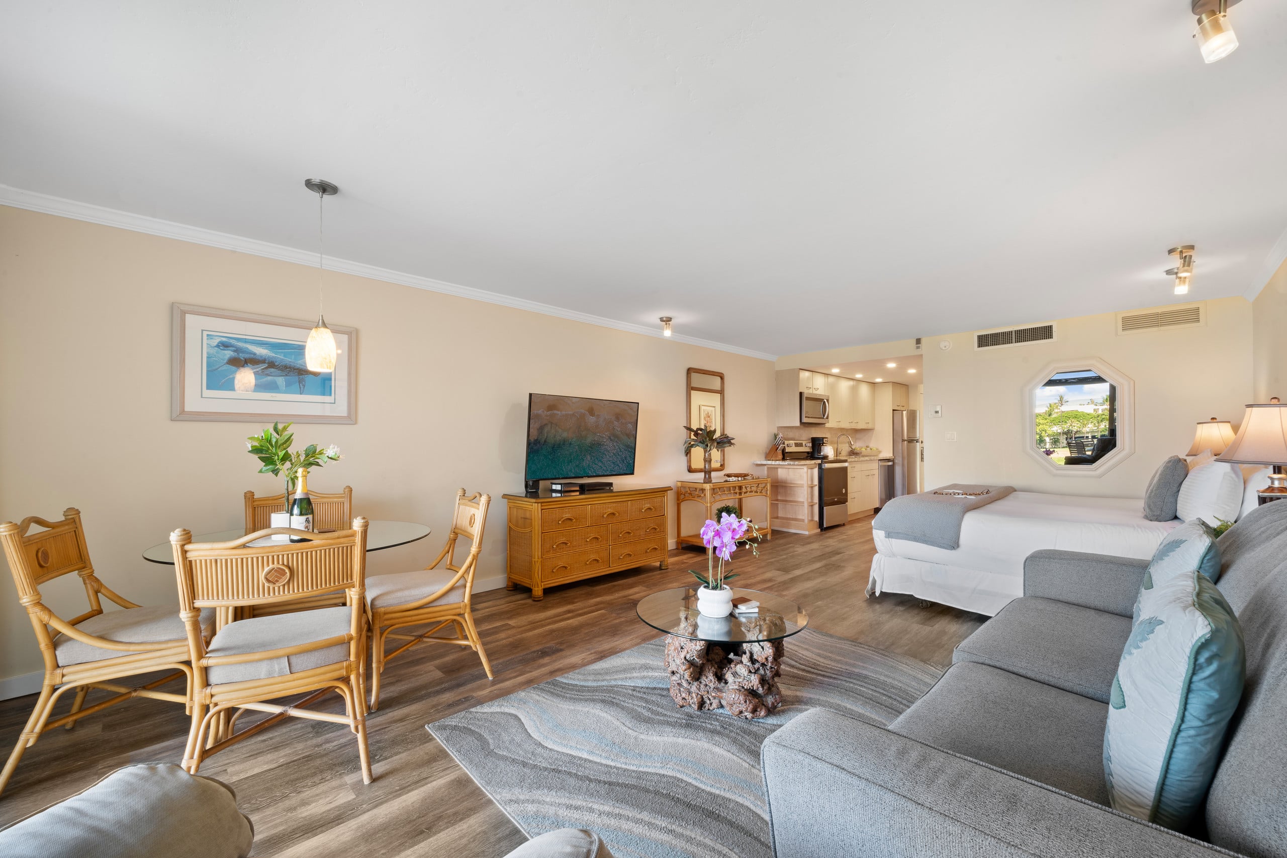 Condo in Lahaina · ★4.8 · 1 bedroom · 1 bed · 1 bath - Image 7