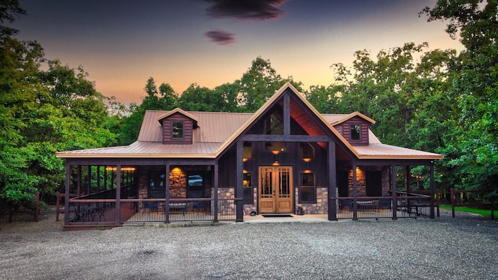 Doc Holliday's Lodge | Hochatown Cabins - Broken Bow, OK
