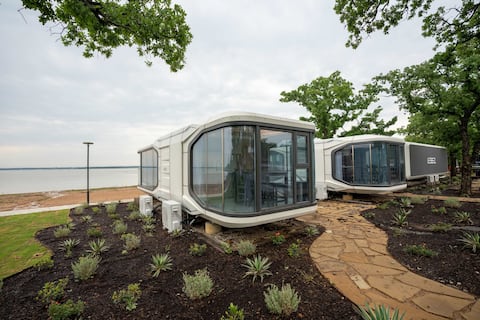 Area 51 Vessel - Queen bed