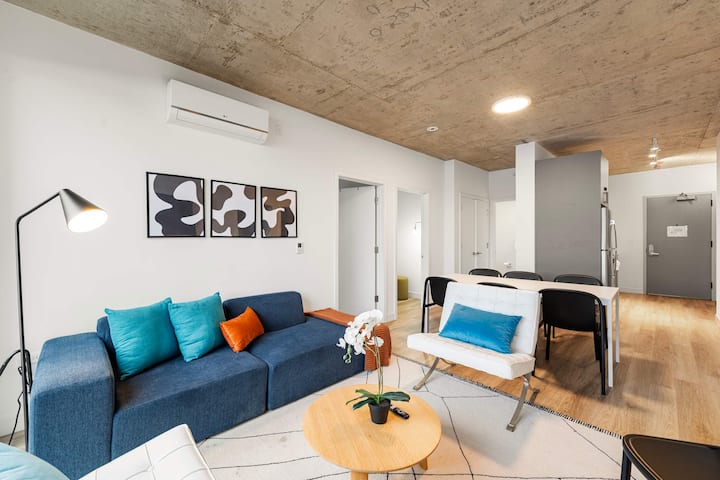 Chic 4-bedroom With Skyline Views, Firepit And Gym - Chicago, IL