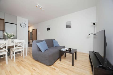 Top performing Airbnb: Parallel 16A Air Conditioned Apartment | Parking in Włochy