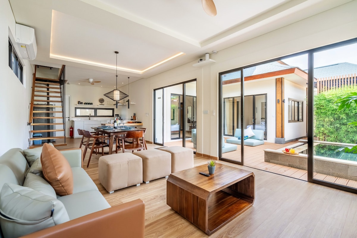 Villa in Kecamatan Denpasar Selatan · ★4.92 · 3 bedrooms · 3 beds · 3 private baths, сопоставимый объект Airbnb