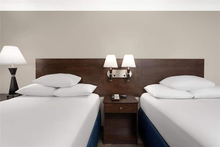 Days Inn Orlando L 2 Double Beds L Family-friendly - Orlando, FL