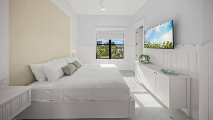 Საძინებელი 3 - დიდი ზომის საწოლი და სააბაზანო