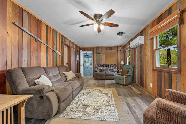 Turtle Lake Beach House - Get Up North Retreats - Scenic State Park, Bigfork