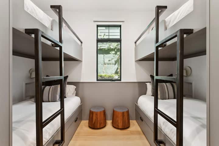 bunk suite with 4 beds
