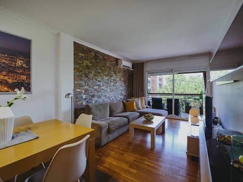 3 bedroom flat near the beach with free parking
