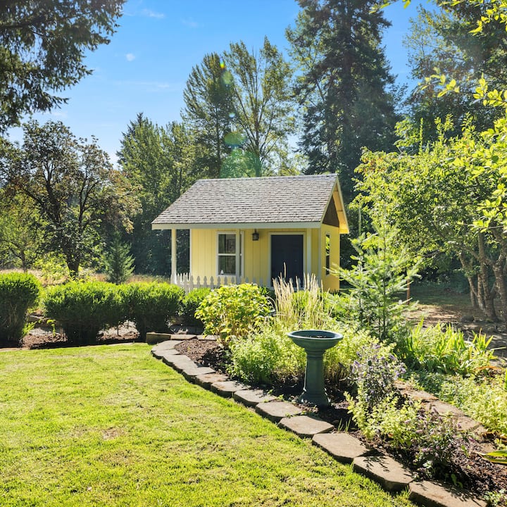 קוטג' עם מיטת קווין סייז