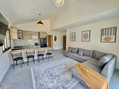 Aria Faqra | 3-BR w/ Pool & Balcony