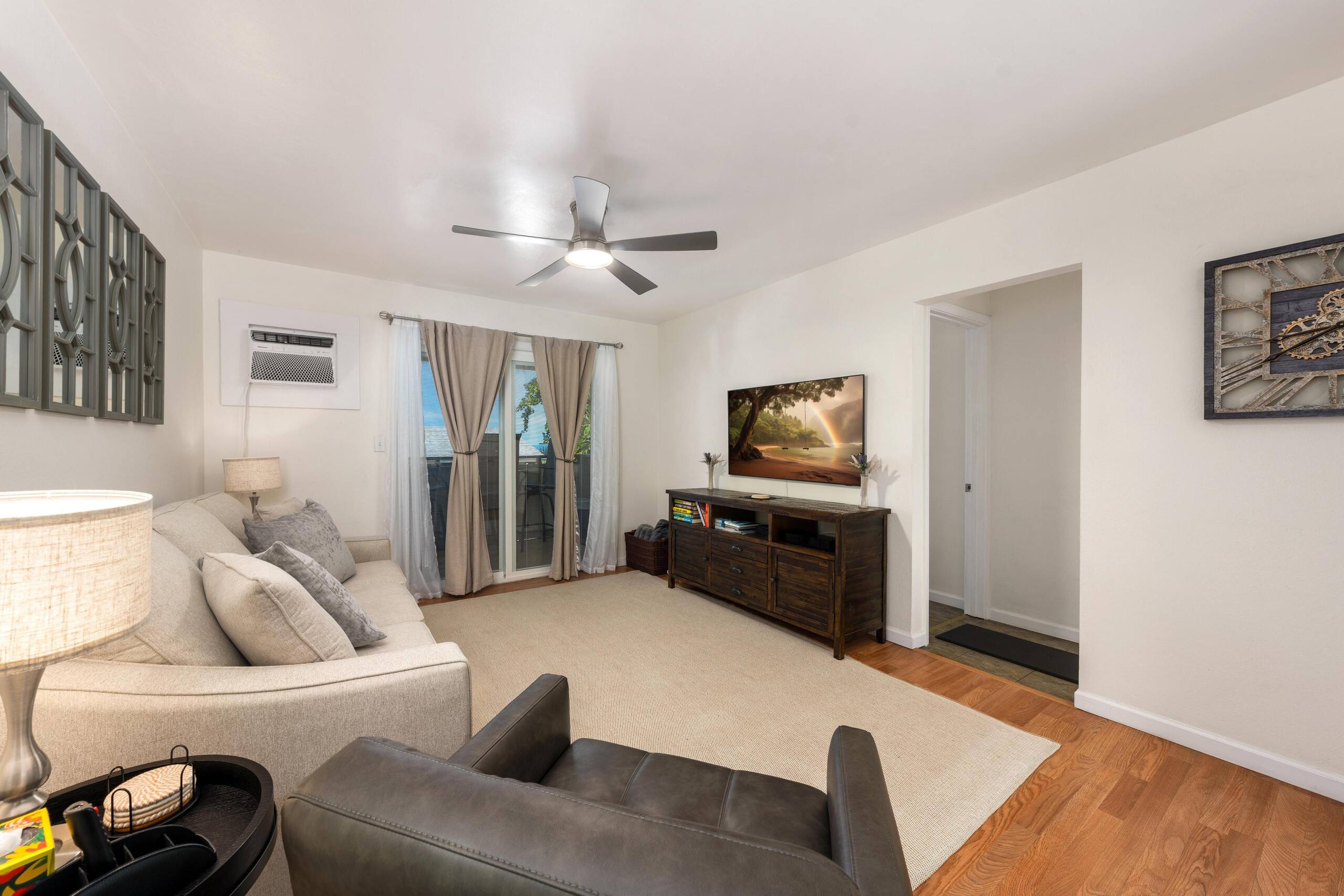 Condo in Kailua-Kona · ★5.0 · 2 bedrooms · 3 beds · 1 shared bath - Image 5