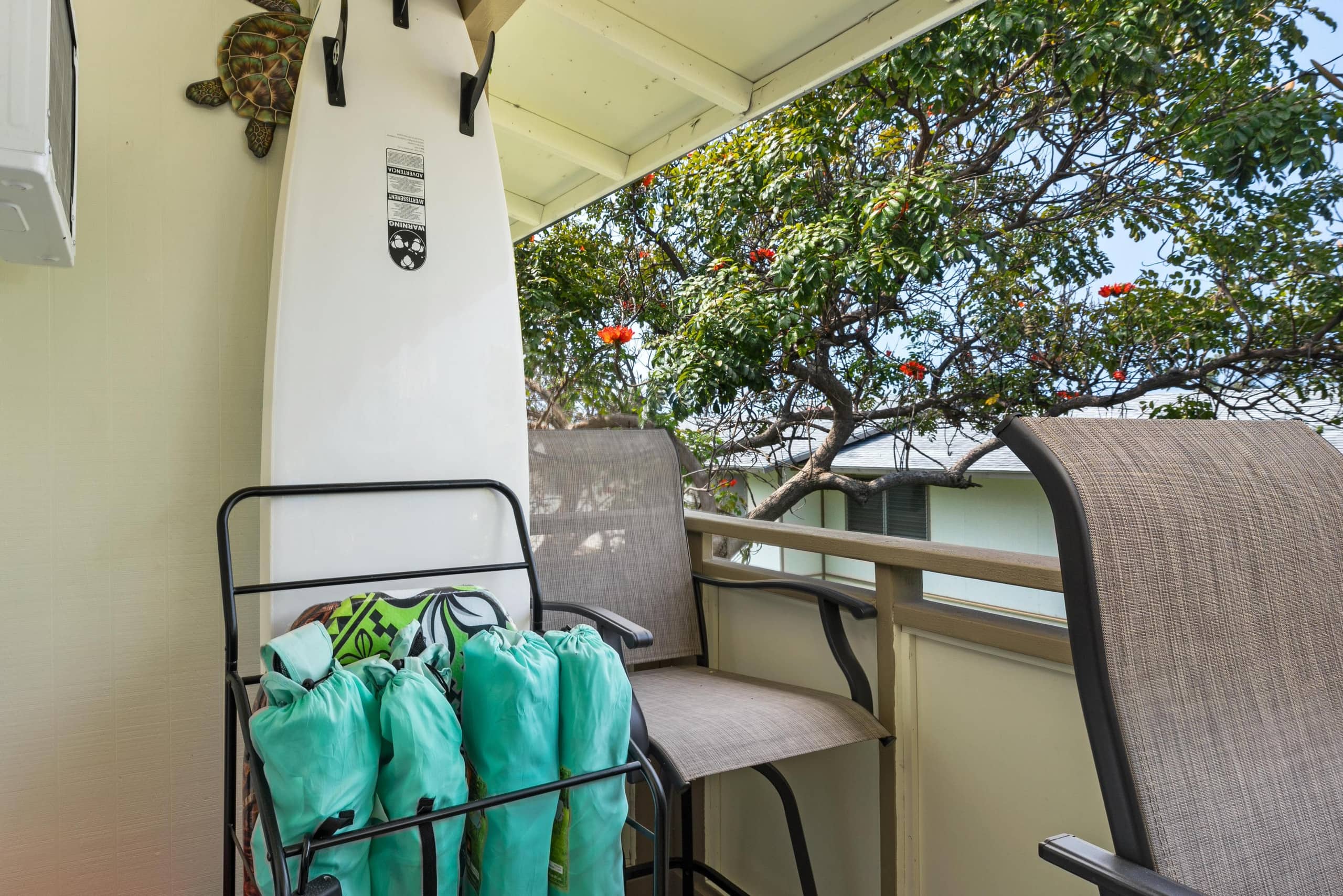 Condo in Kailua-Kona · ★5.0 · 2 bedrooms · 3 beds · 1 shared bath - Image 13