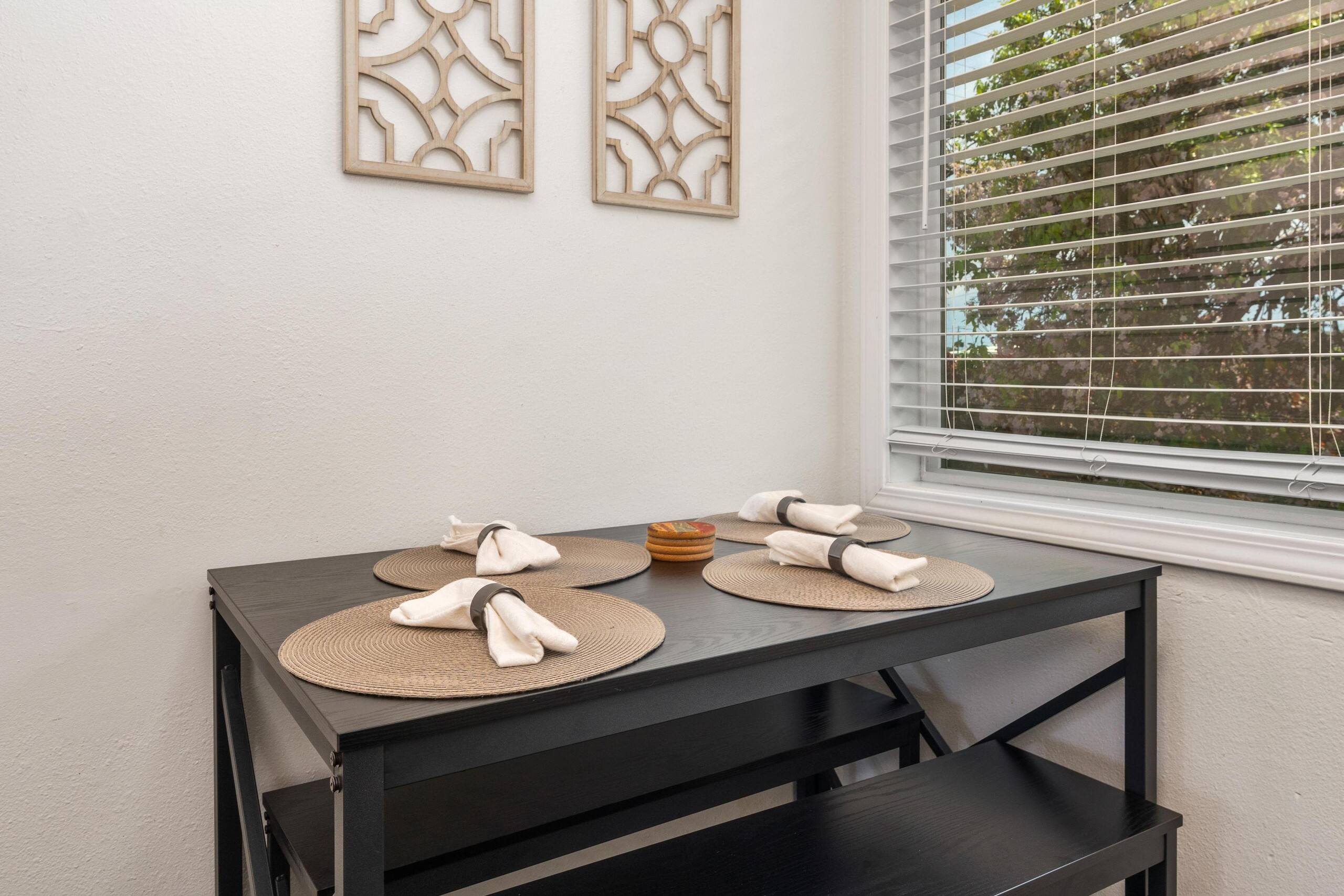 Condo in Kailua-Kona · ★5.0 · 2 bedrooms · 3 beds · 1 shared bath - Image 9