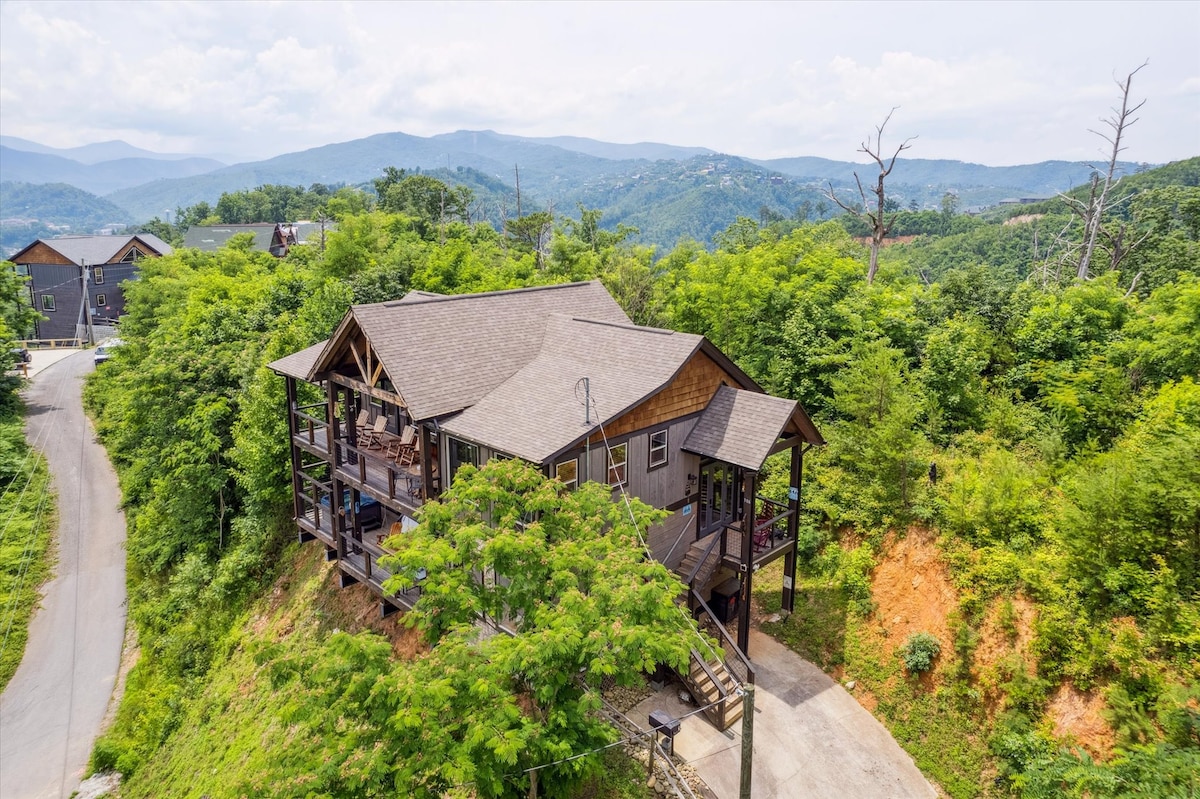 Dicks Last Resort by Beyond Expectations - Cabins for Rent in