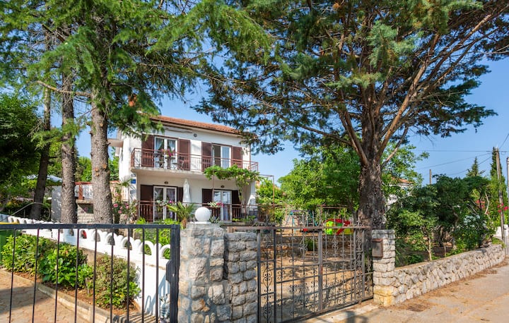 2 Bedroom Pet Friendly Apartment In Pinezici - Krk