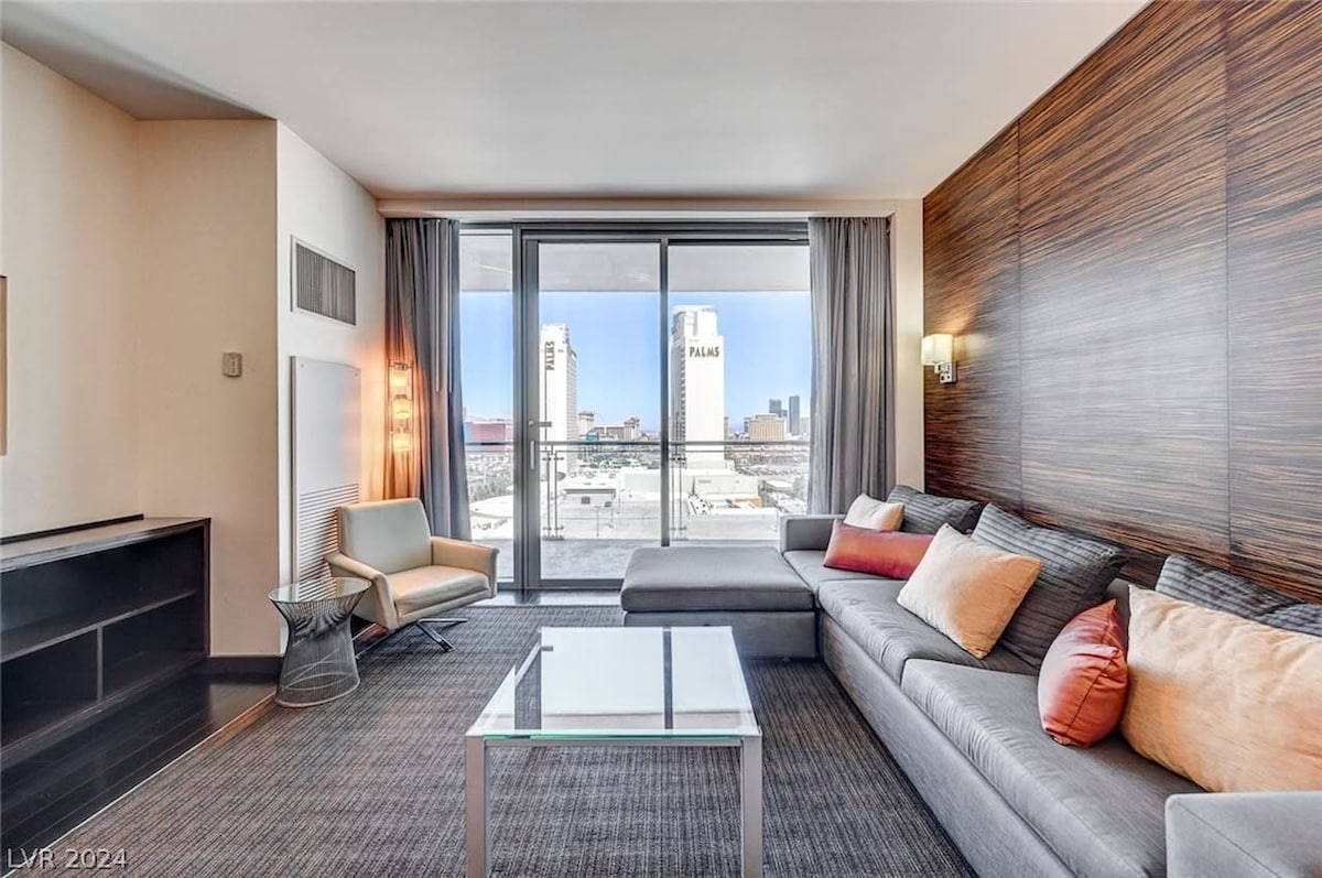 Modern High-Rise Escape | Balcony + Stunning Views - Apartments for ...