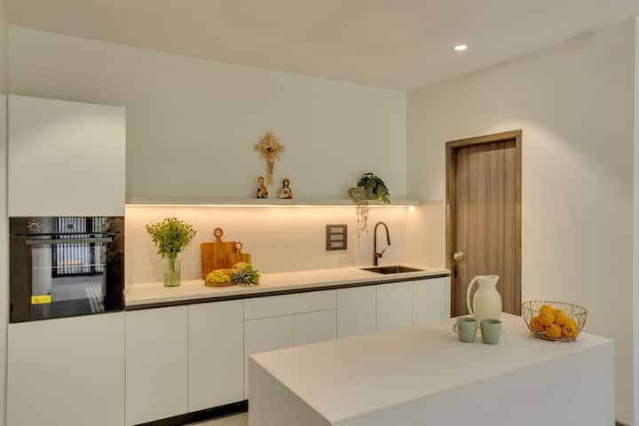 Full kitchen image 3