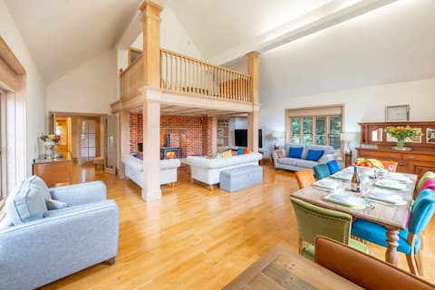 Top performing Airbnb: Indoor swimming pool in a forest - The Pool House in Suffolk