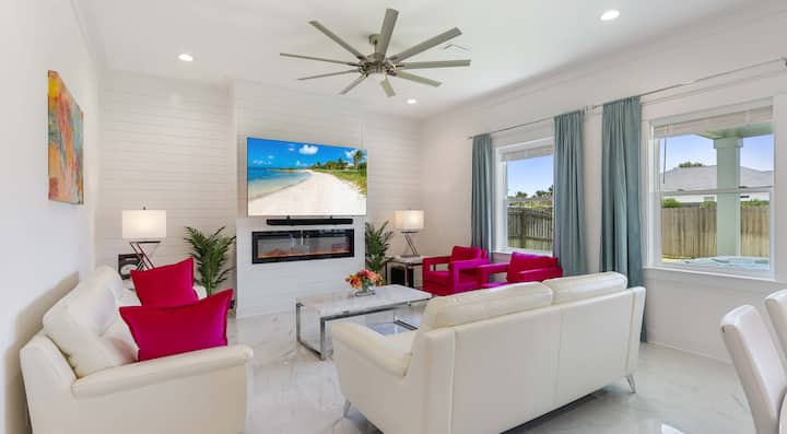 Art | Hottub | Game Room | Beach 2 Min | 30a - Panama City Beach, FL