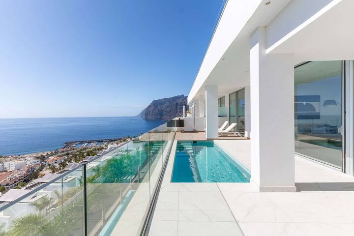 Hermosa Rentals Tenerife managed Airbnb listing 3