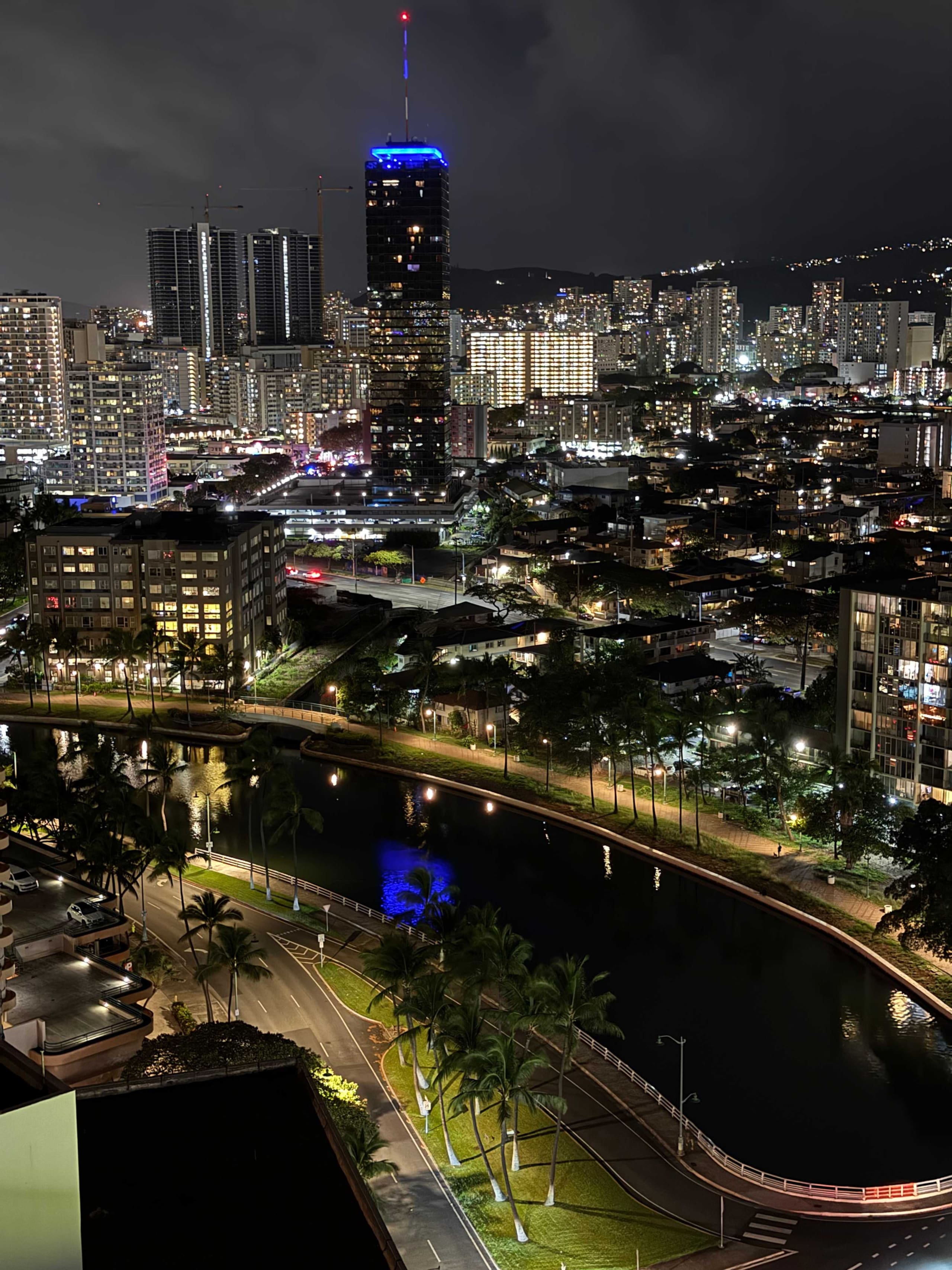 Newly Renovated Waikiki 2BR 2BA Ocean City View - Image 28