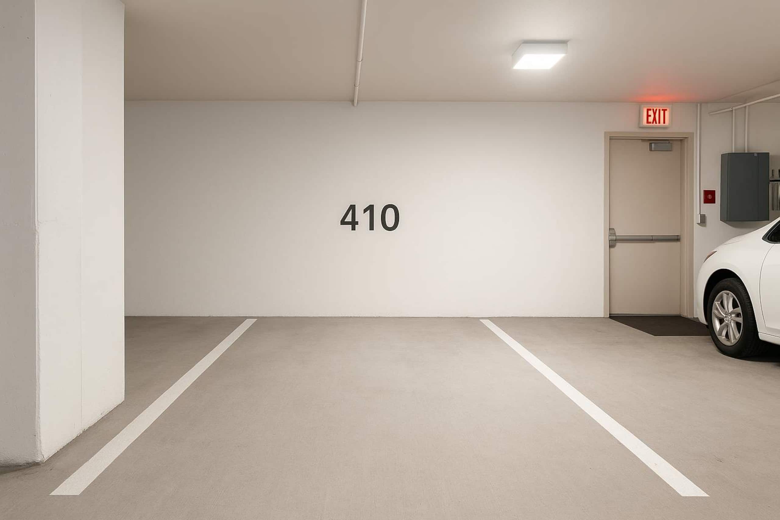 Newly Renovated Waikiki 2BR 2BA Ocean City View - Image 35