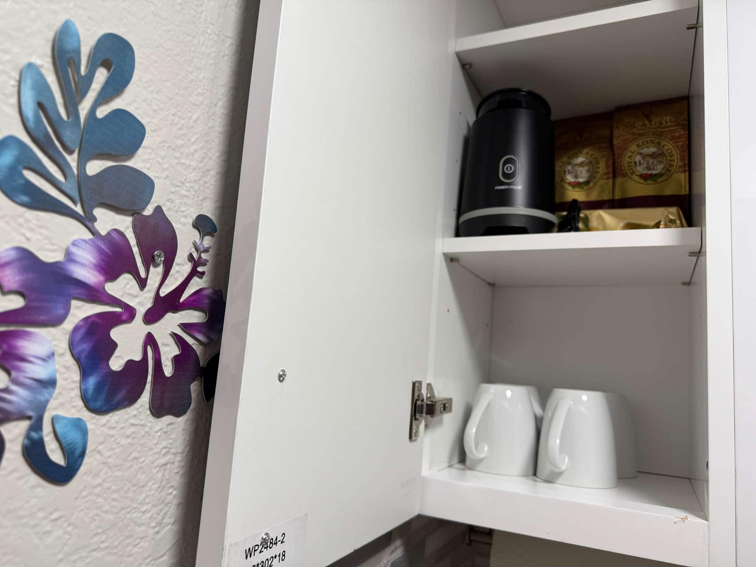 Newly Renovated Waikiki 2BR 2BA Ocean City View - Image 21