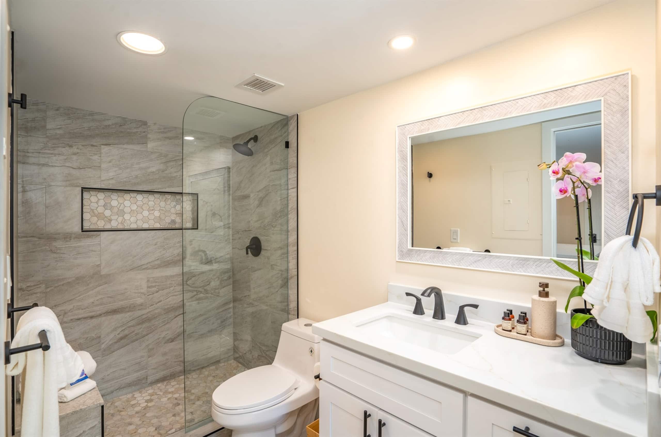 Condo in Kihei · ★4.93 · 1 bedroom · 2 beds · 1 private bath - Image 9
