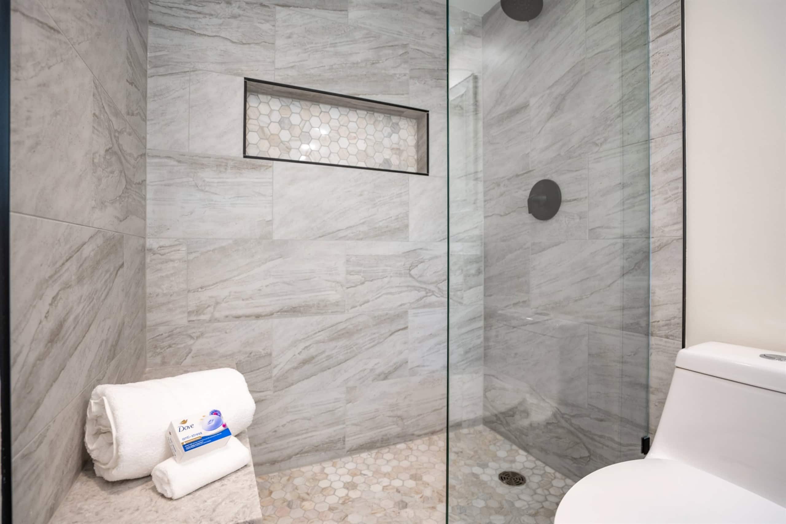 Condo in Kihei · ★4.93 · 1 bedroom · 2 beds · 1 private bath - Image 10
