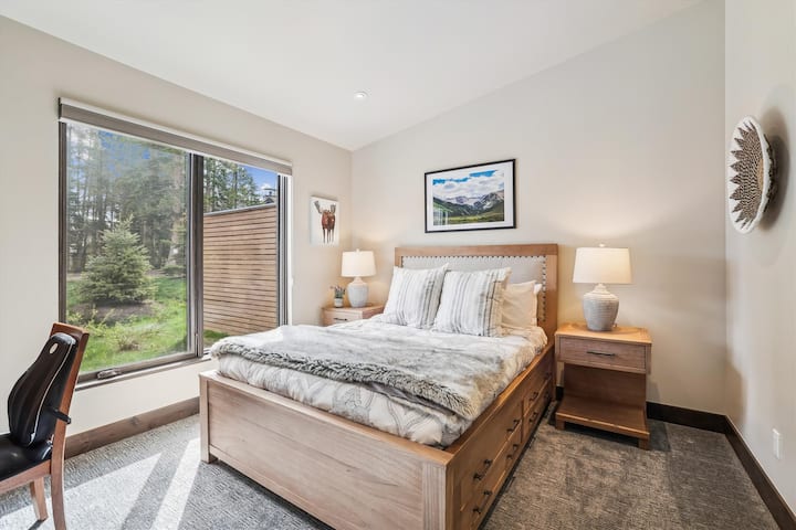 Habitación con cama tamaño queen para huéspedes - Chateau Breck - Alquiler vacacional en Breckenridge