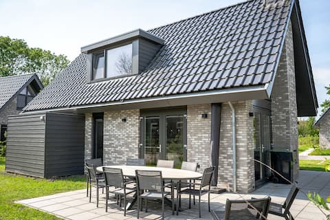 Wetterfrij - Enjoying the water in Elahuizen