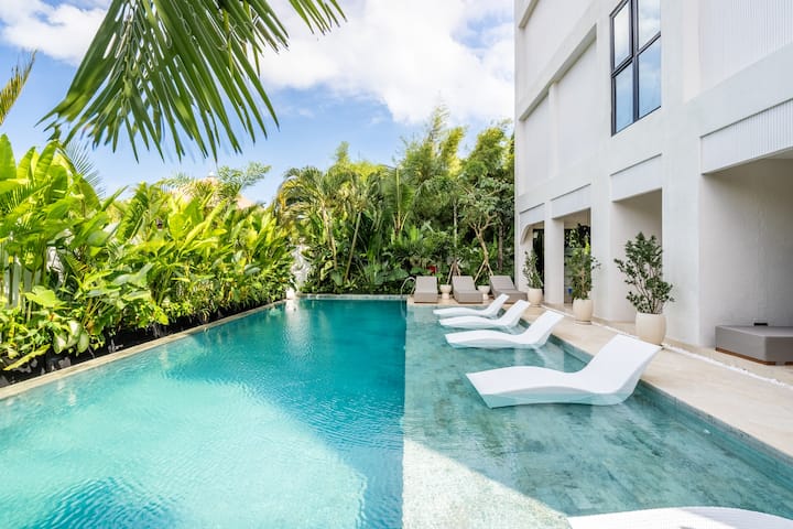 Canggu Beachside 1br Suite | Sauna, Pool & Gym - Indonesia