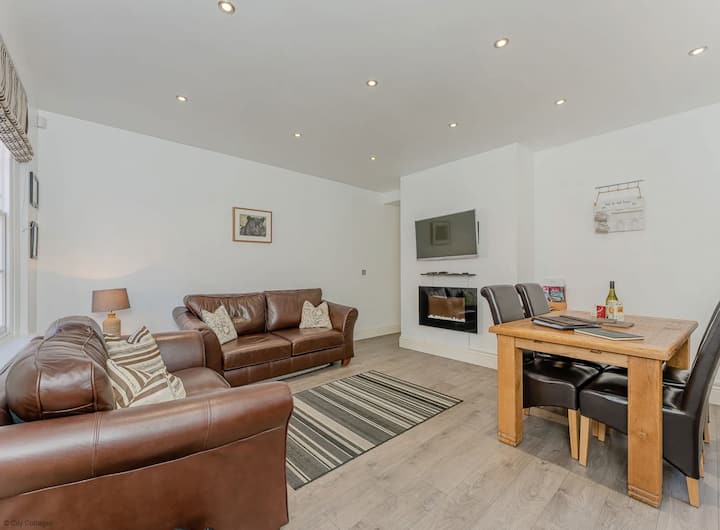 4b City Cottages - Chester