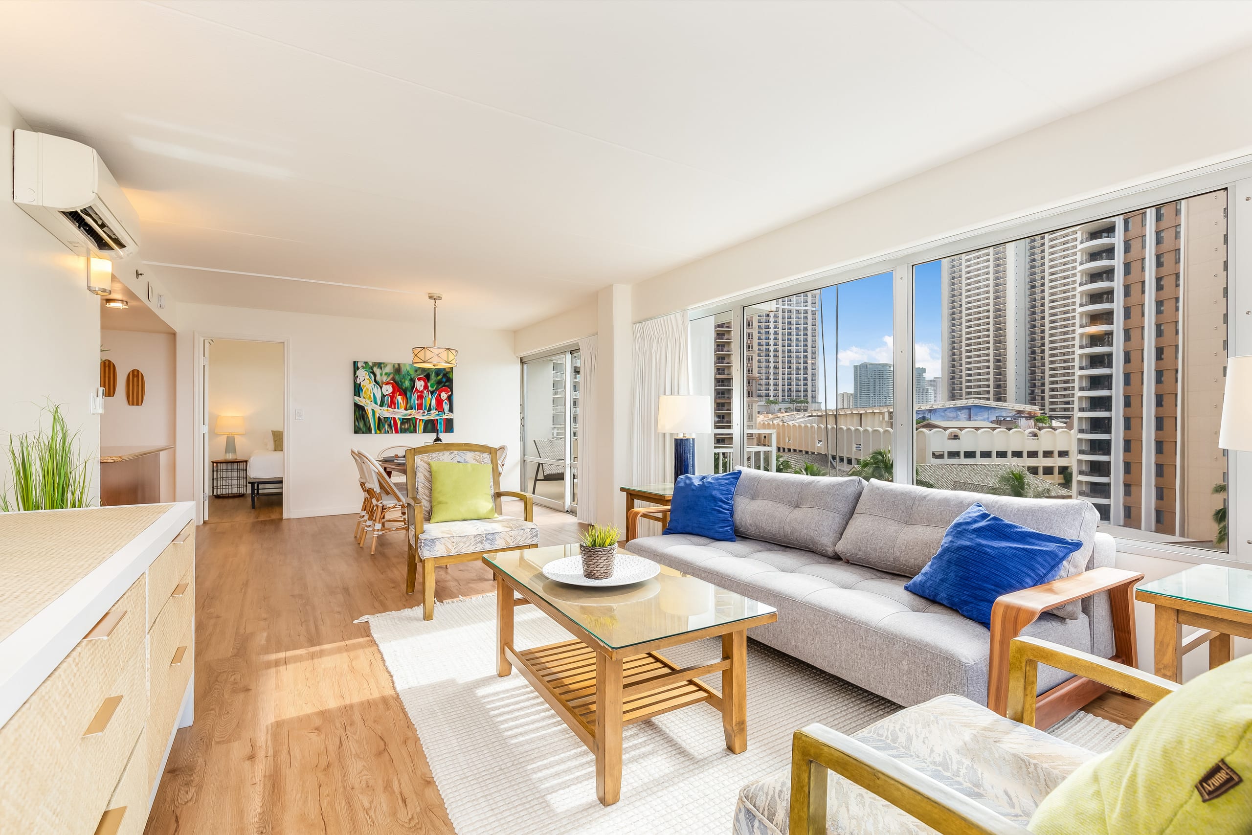 Condo in Honolulu · ★4.9 · 2 bedrooms · 4 beds · 2 private baths - Image 10