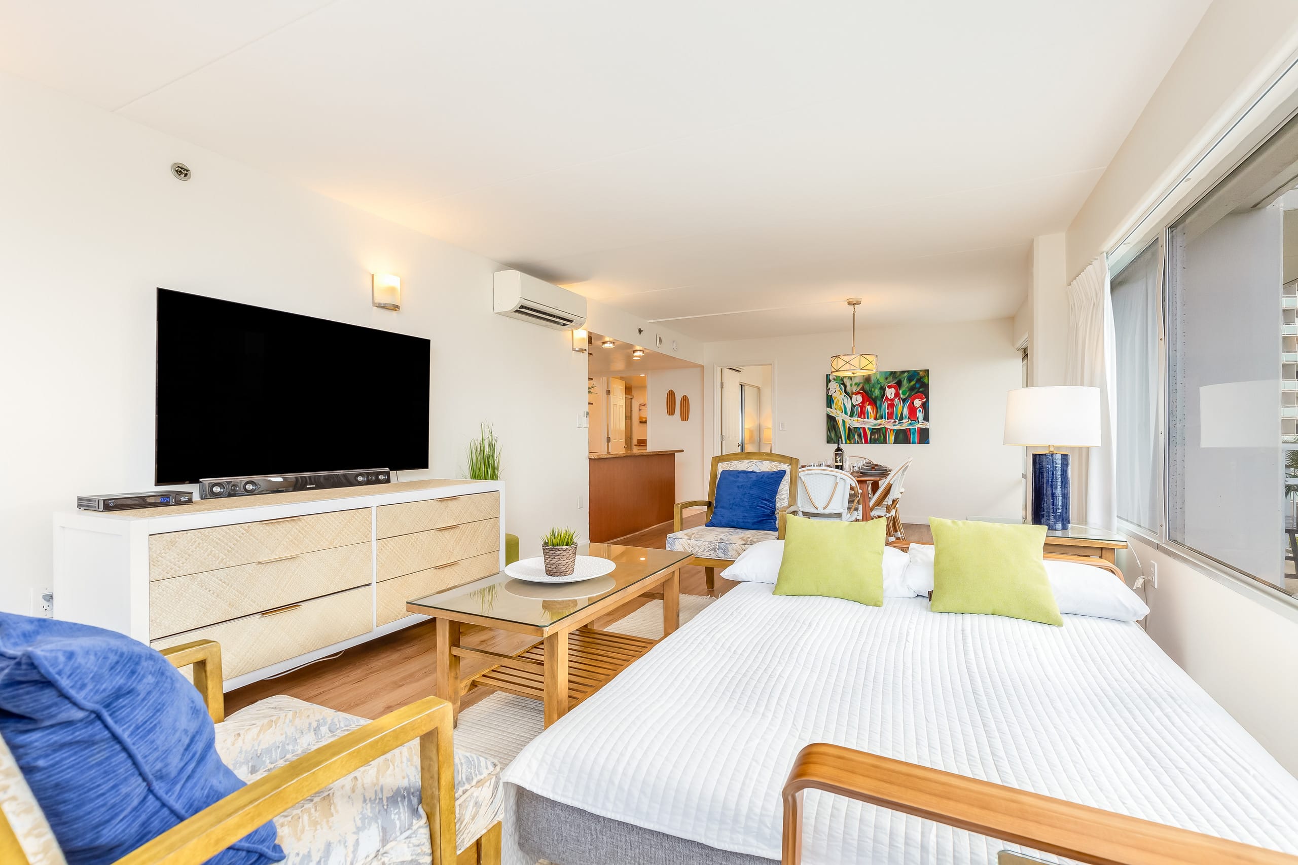 Condo in Honolulu · ★4.9 · 2 bedrooms · 4 beds · 2 private baths - Image 13