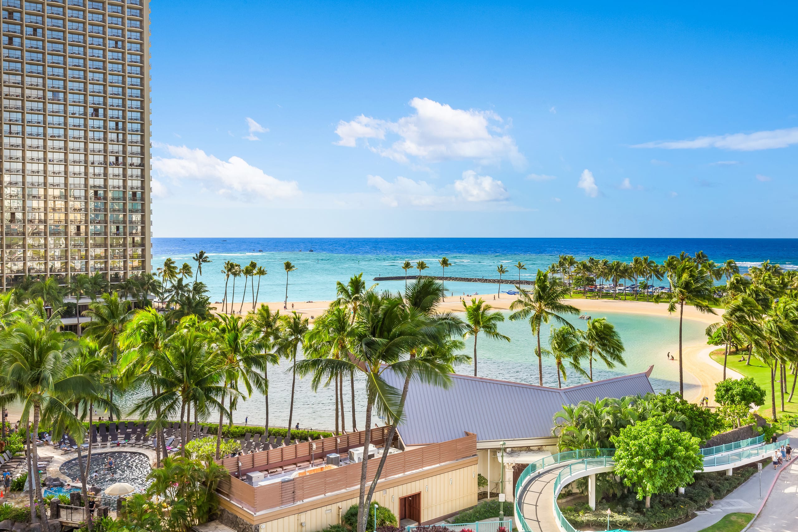 Condo in Honolulu · ★4.9 · 2 bedrooms · 4 beds · 2 private baths - Image 46