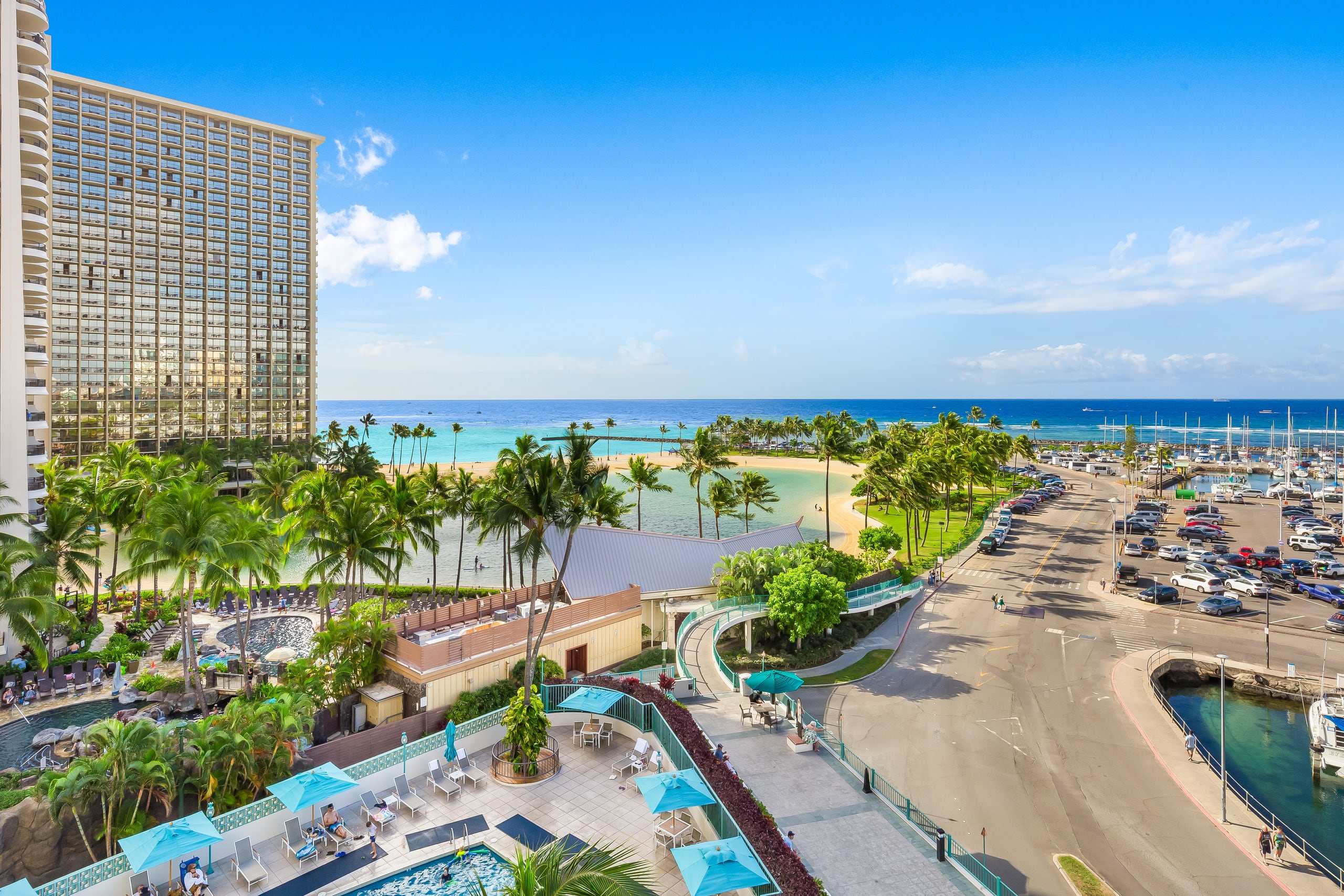 Condo in Honolulu · ★4.9 · 2 bedrooms · 4 beds · 2 private baths - Image 48