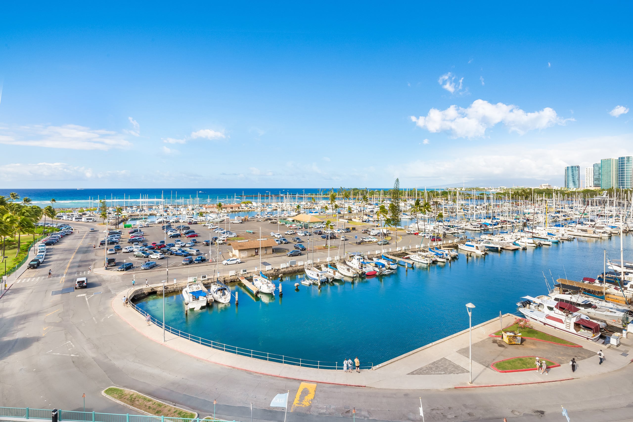 Condo in Honolulu · ★4.9 · 2 bedrooms · 4 beds · 2 private baths - Image 47