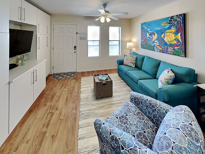 #319 Something's Fishsea | Waterfront + Pool - Rockport, TX