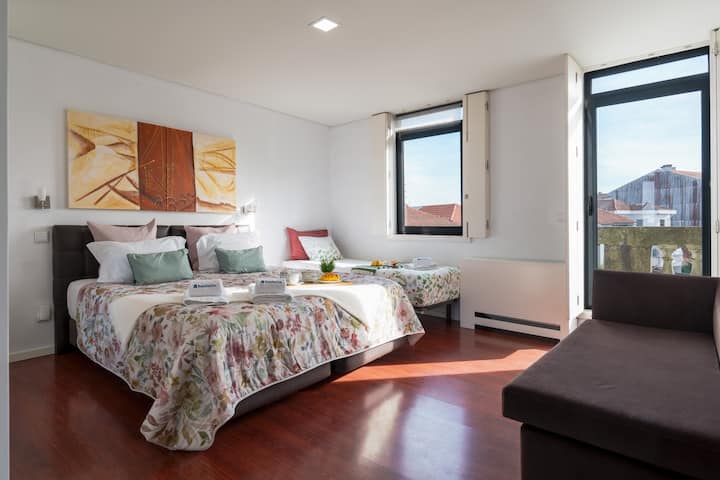 Host Wise - Cozy House W Balcony - Porto