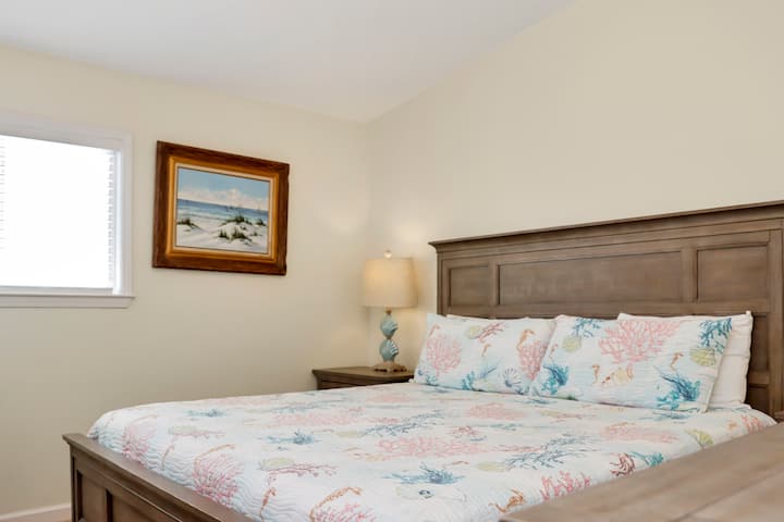 Bedroom 1 - Master Bedroom