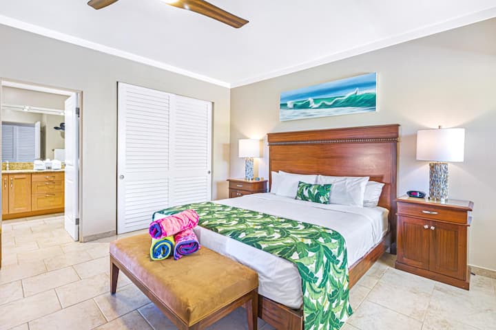 KGV-24P2 Urembo wa kitropiki hukutana na starehe katika likizo hii tulivu ya chumba cha kulala kando ya ufukwe.